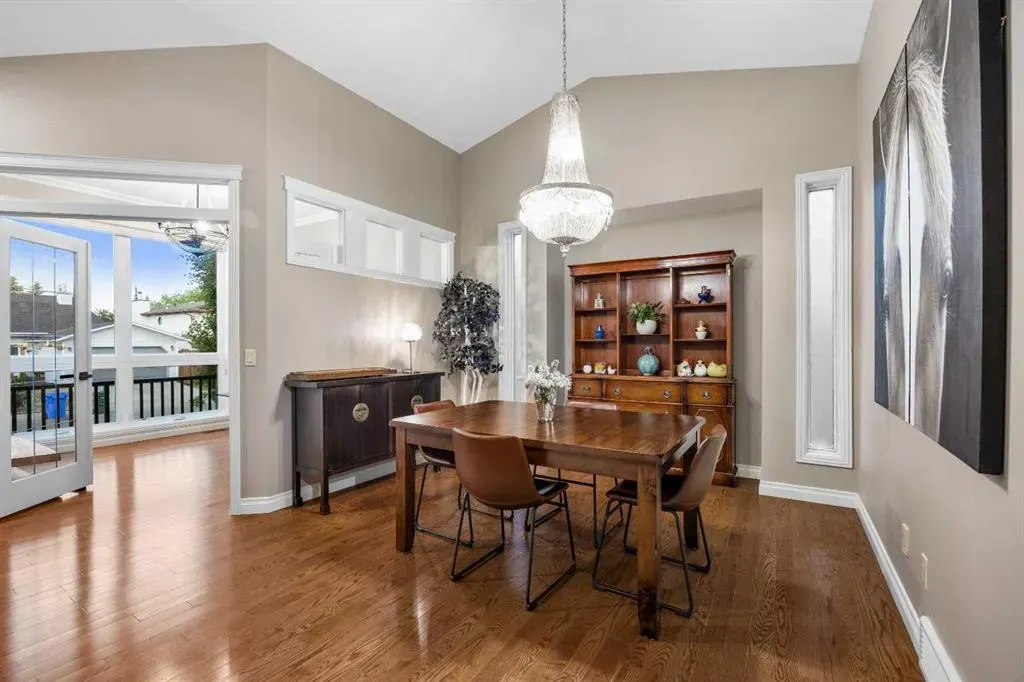 182 Scenic Glen Close NW