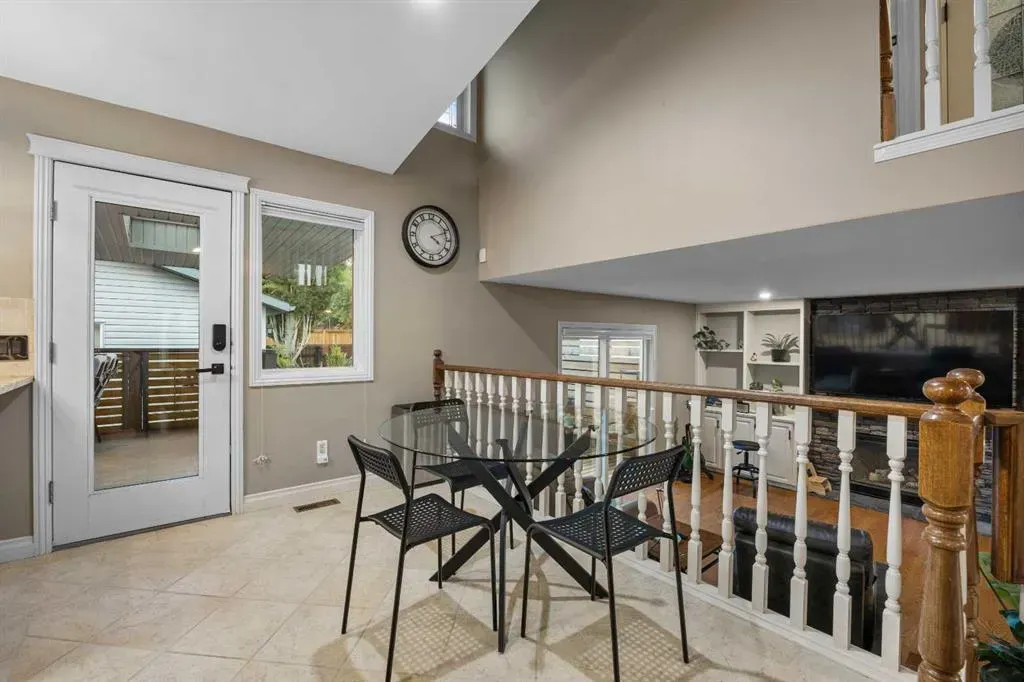 182 Scenic Glen Close NW