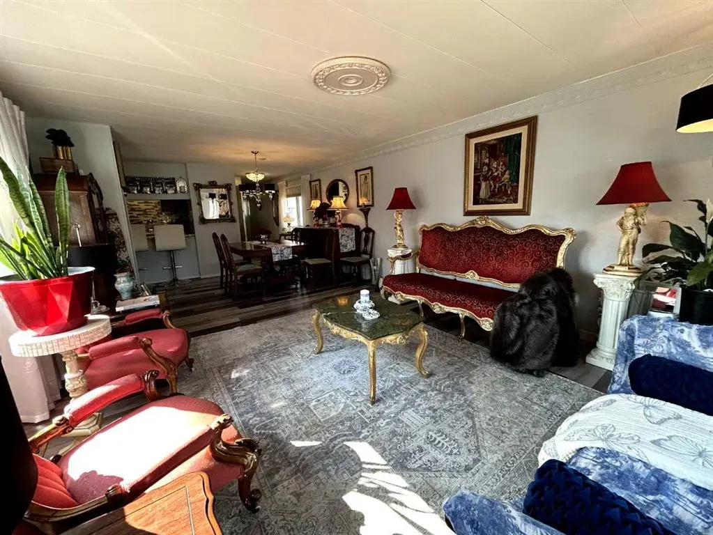 9 Parkside Drive