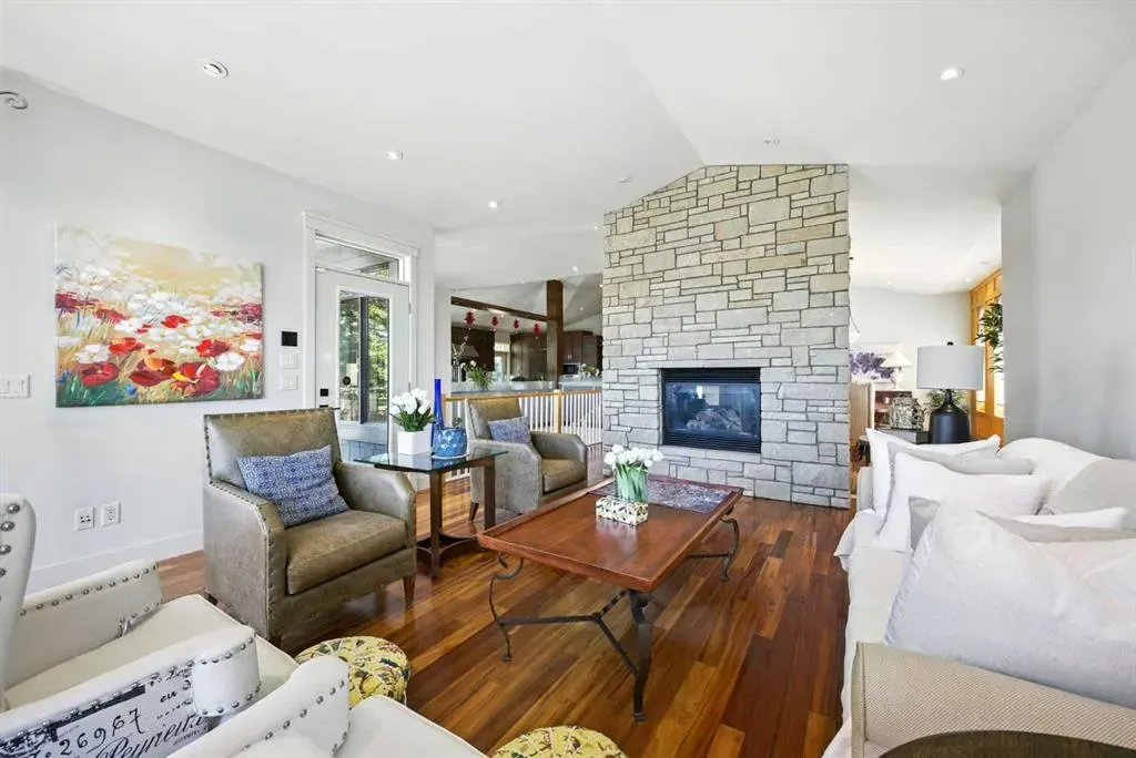 16 Spring Valley Lane SW