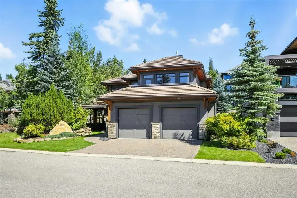 16 Spring Valley Lane SW