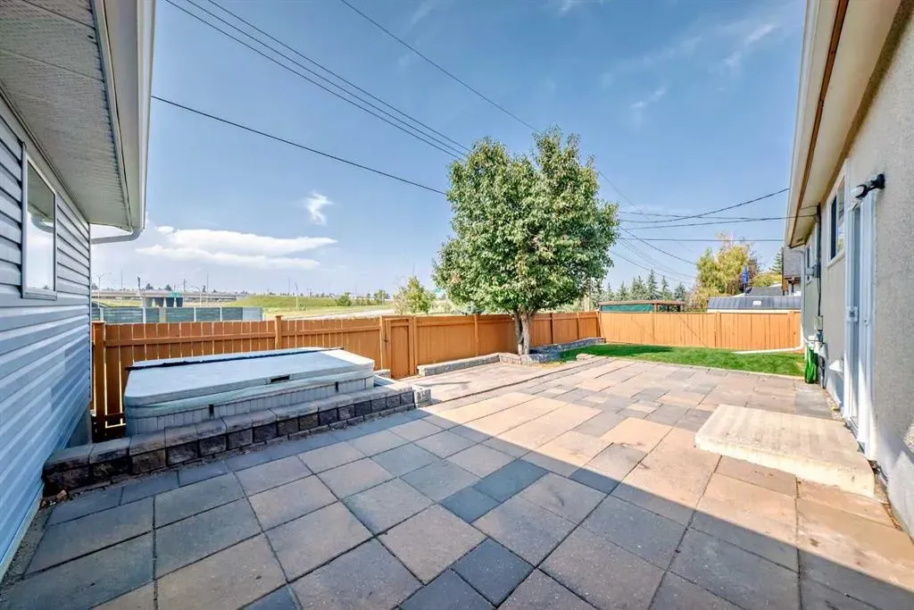 1007 Olympia Crescent SE