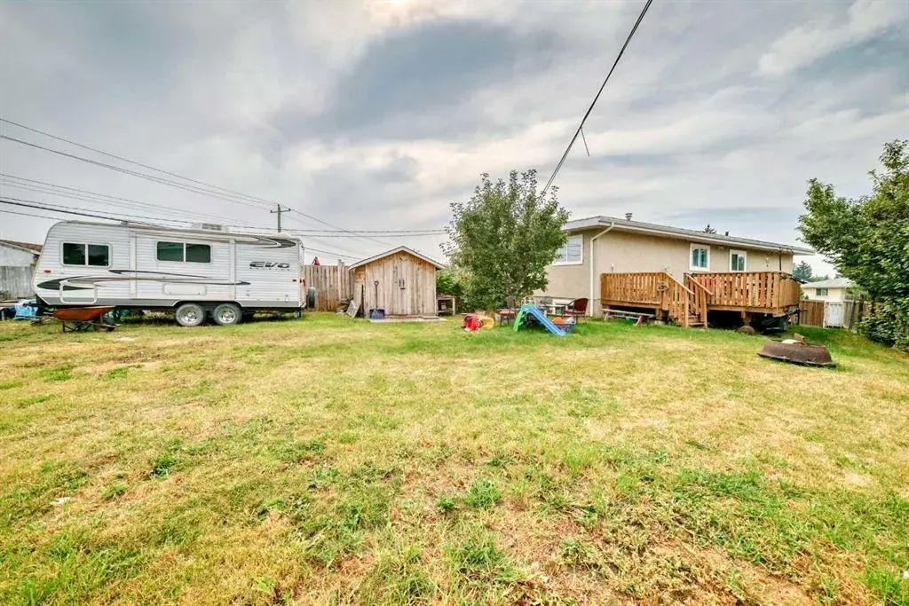 203 Penbrooke Close SE