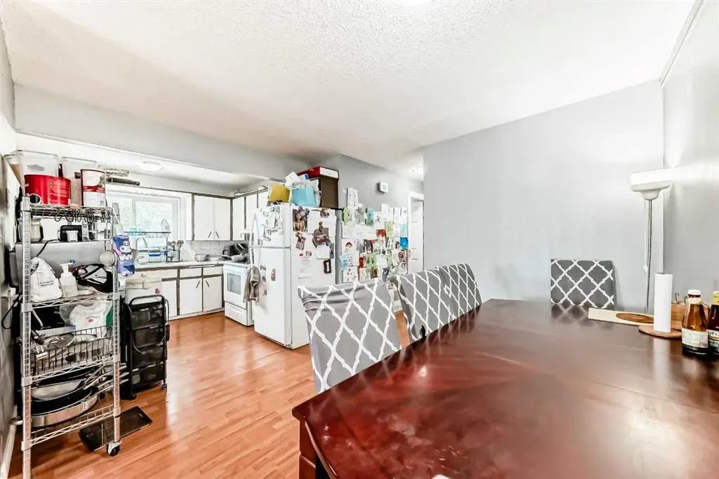 203 Penbrooke Close SE
