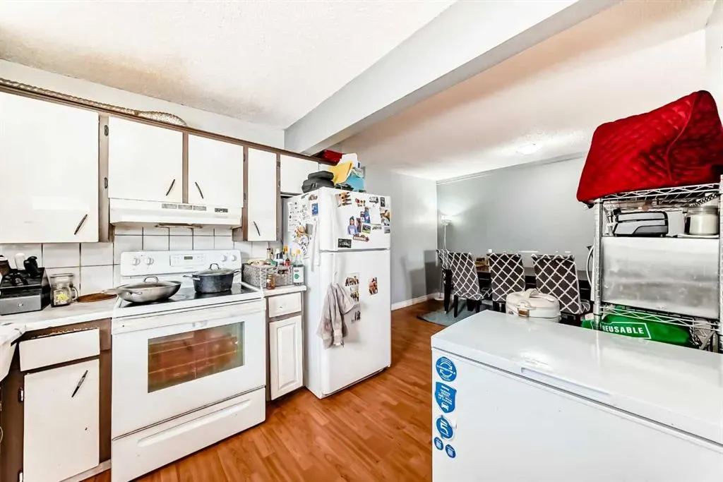 203 Penbrooke Close SE
