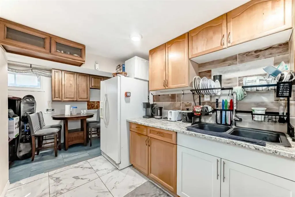 203 Penbrooke Close SE