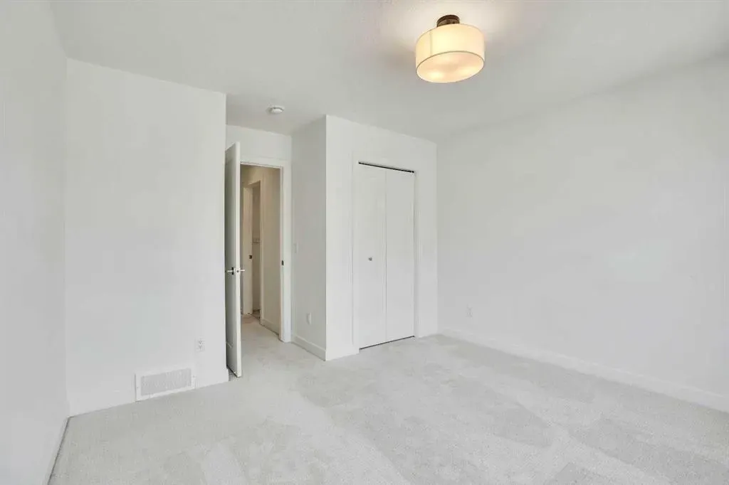 35 Walcrest Manor SE