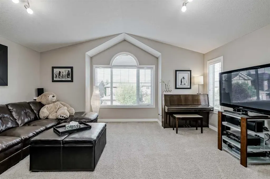477 Tuscany Ravine Road NW