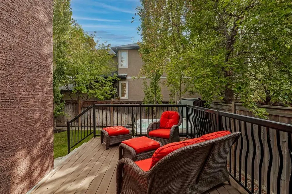 477 Tuscany Ravine Road NW
