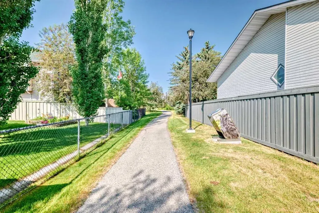 96 Douglas Ridge Close SE