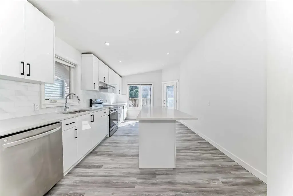 96 Douglas Ridge Close SE