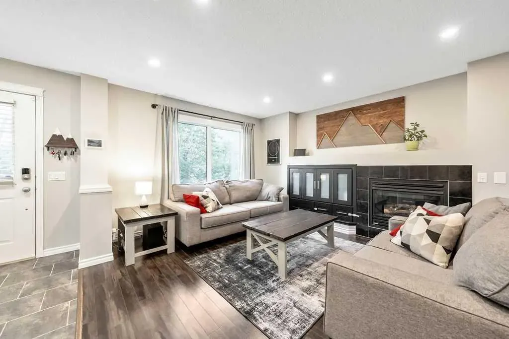301 tuscany Drive NW