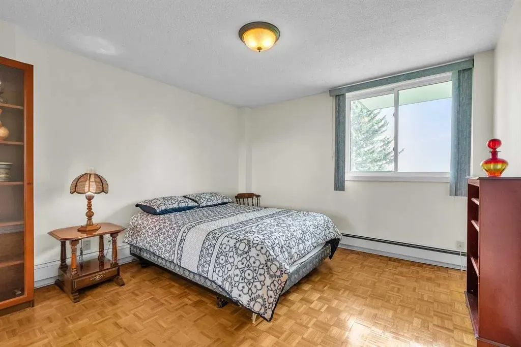 516 Cedar Crescent SW, #102