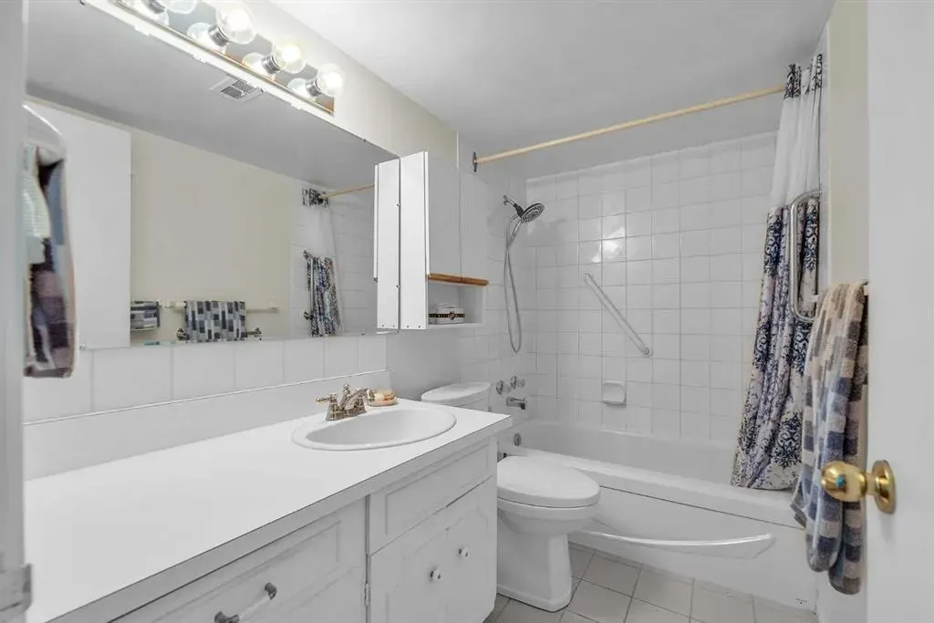 516 Cedar Crescent SW, #102