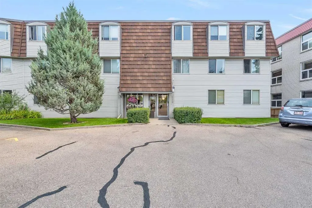 516 Cedar Crescent SW, #102