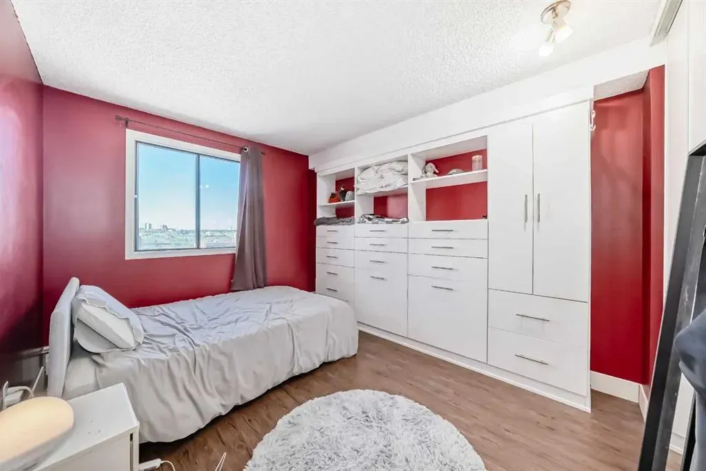 1334 12 Avenue SW, #808