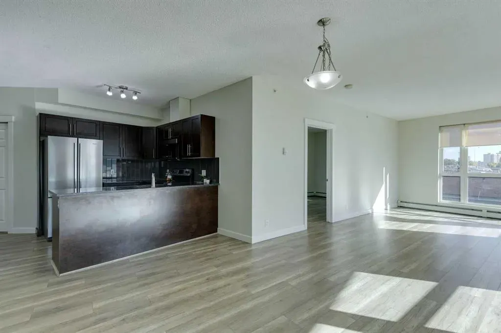 3 325 Street SE, #204