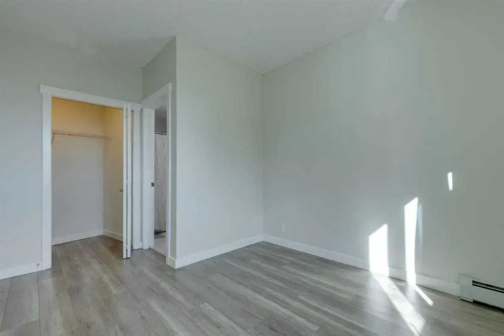 3 325 Street SE, #204