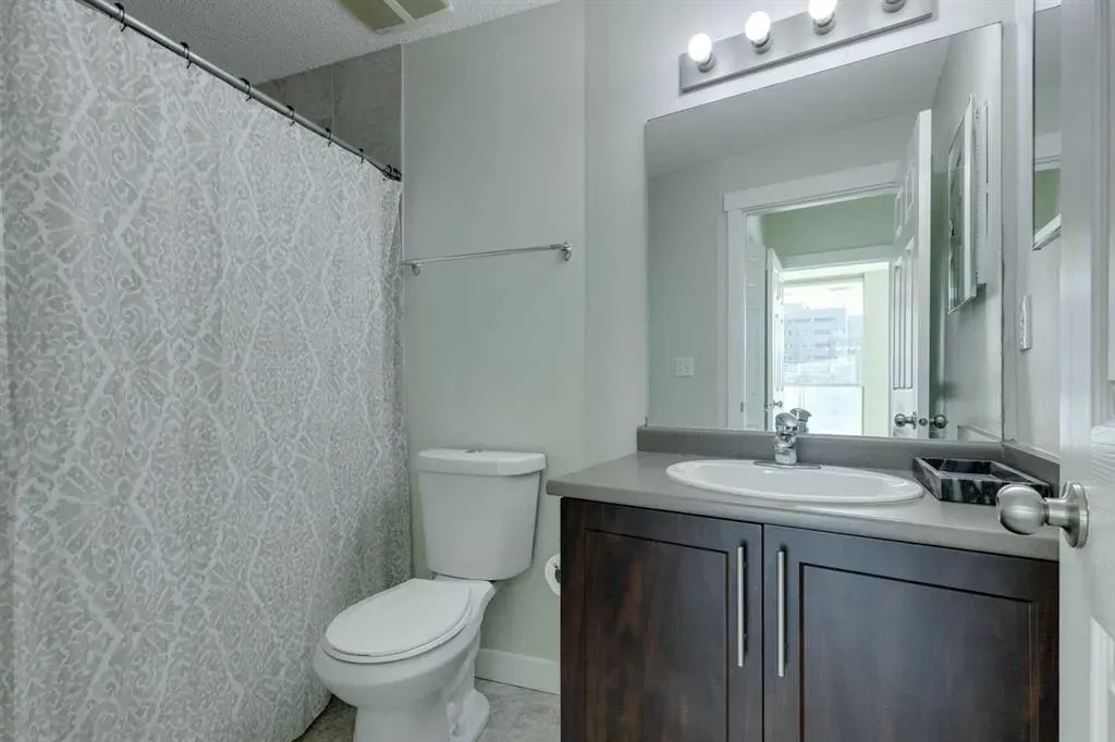 3 325 Street SE, #204