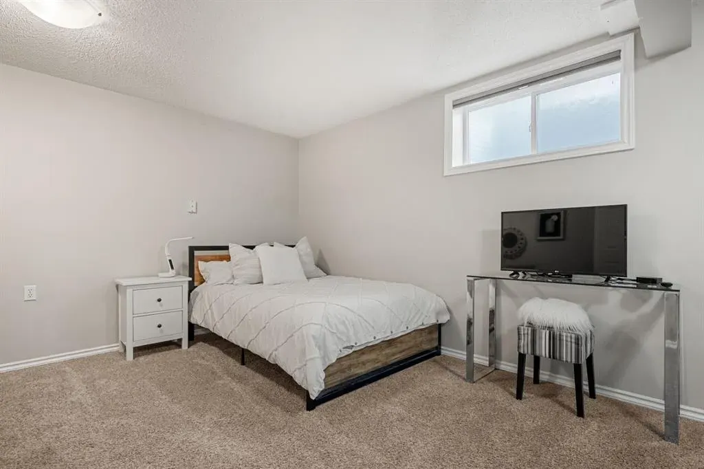 13015 Bonaventure Drive SE