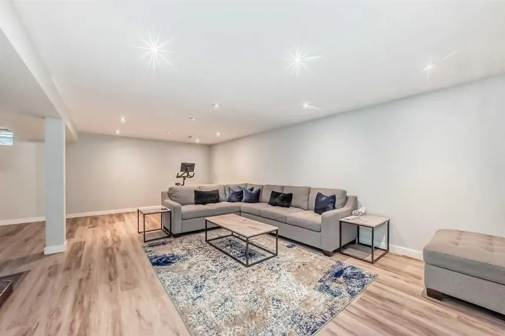 424 Rundlehill Way NE