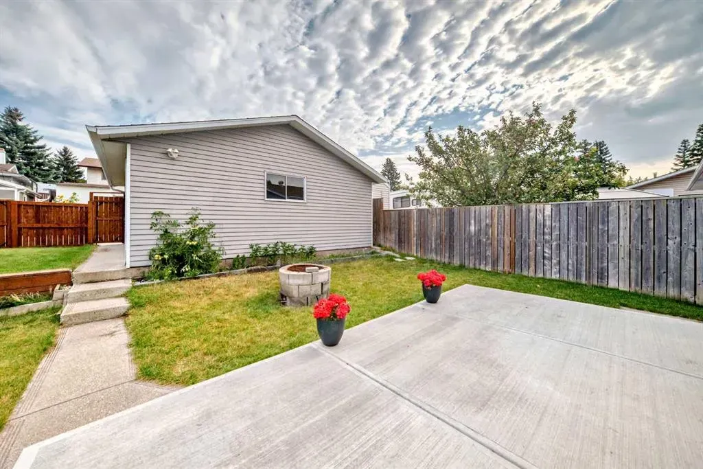 424 Rundlehill Way NE