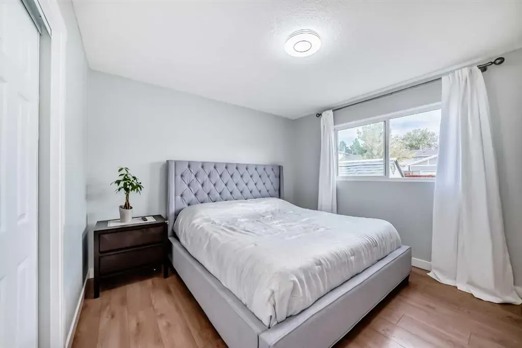424 Rundlehill Way NE