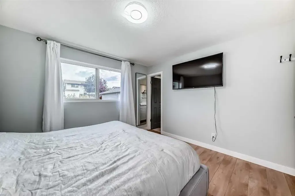 424 Rundlehill Way NE