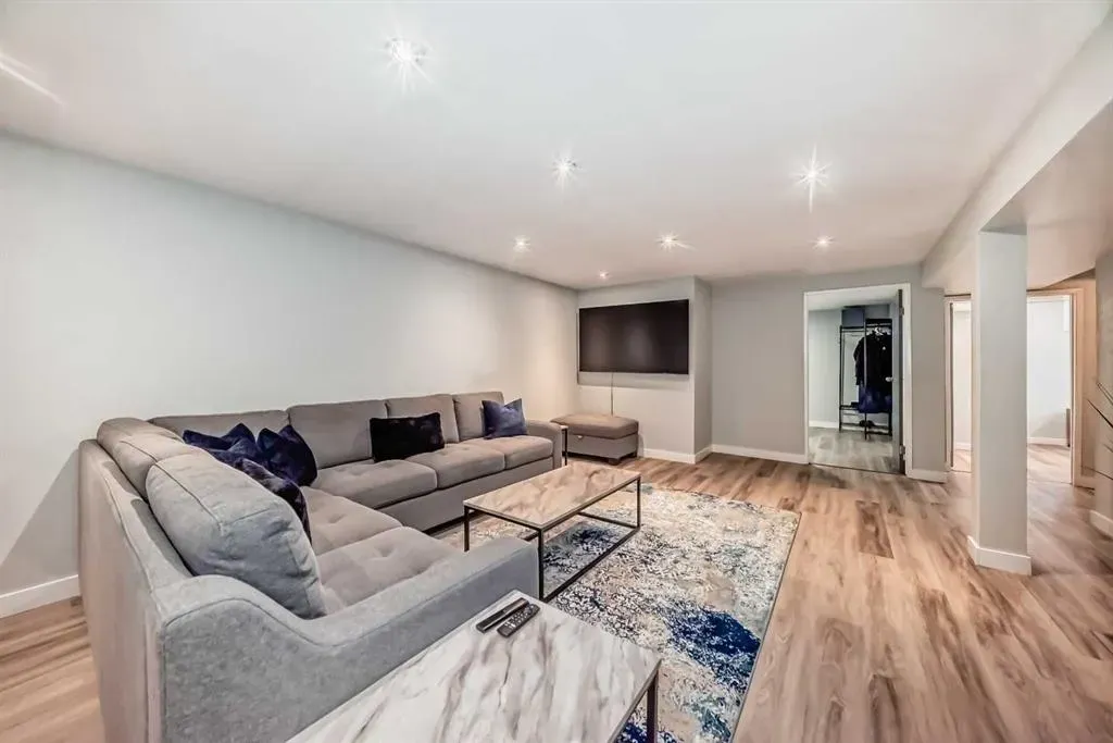 424 Rundlehill Way NE