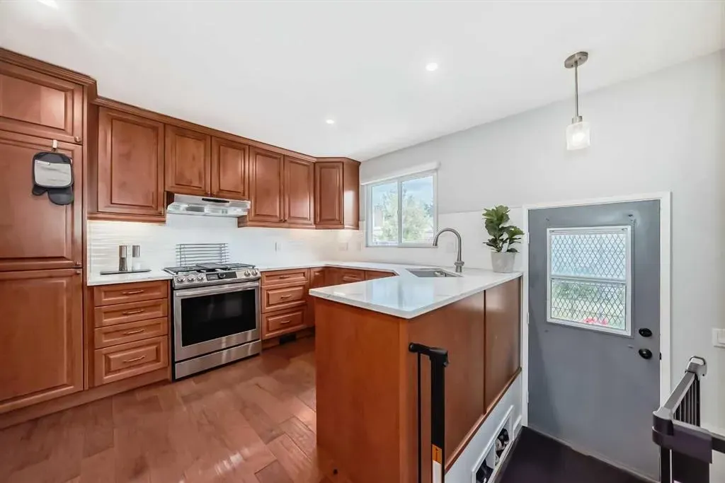 424 Rundlehill Way NE