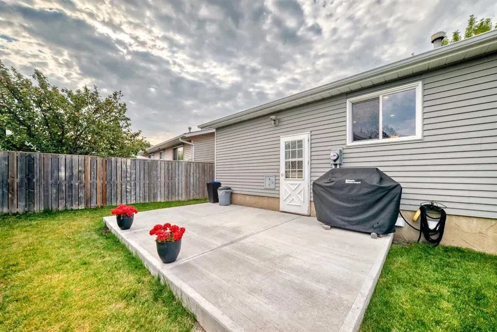 424 Rundlehill Way NE