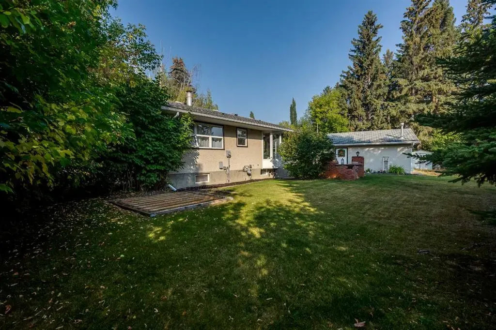 6 Standish Close
