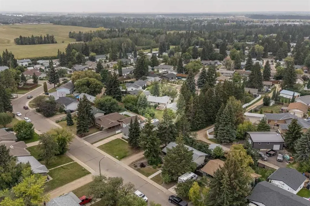6 Standish Close