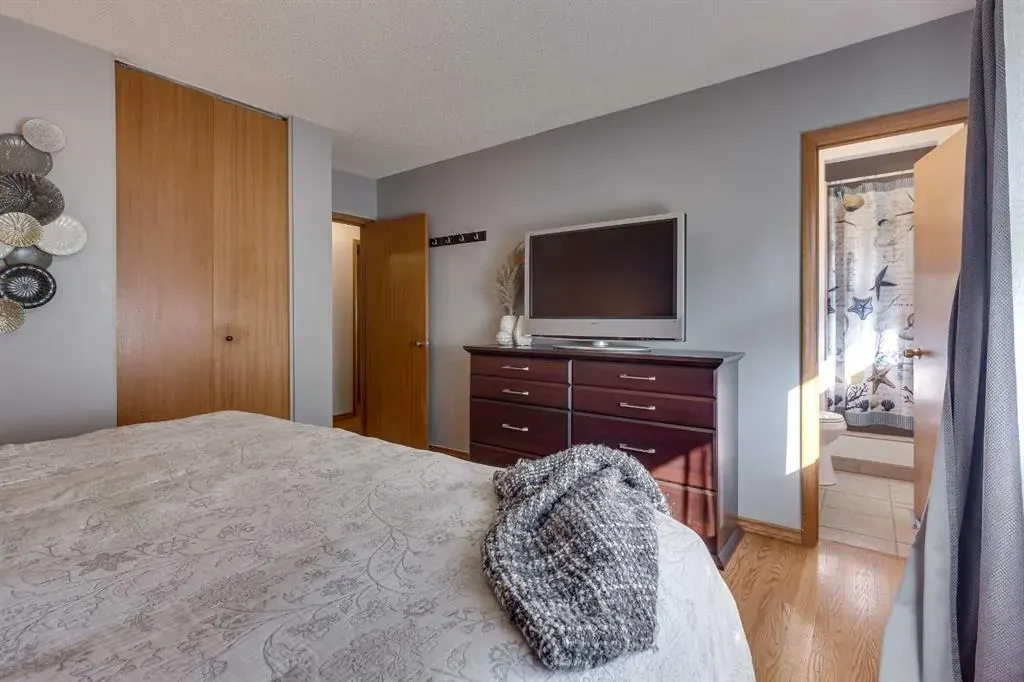 6 Standish Close