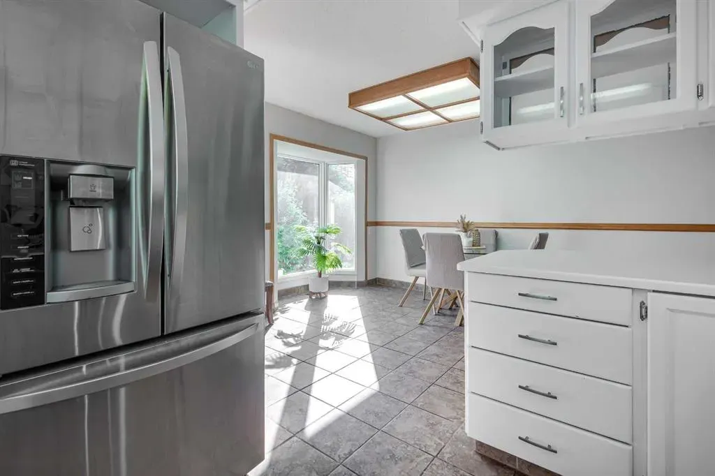 6 Standish Close