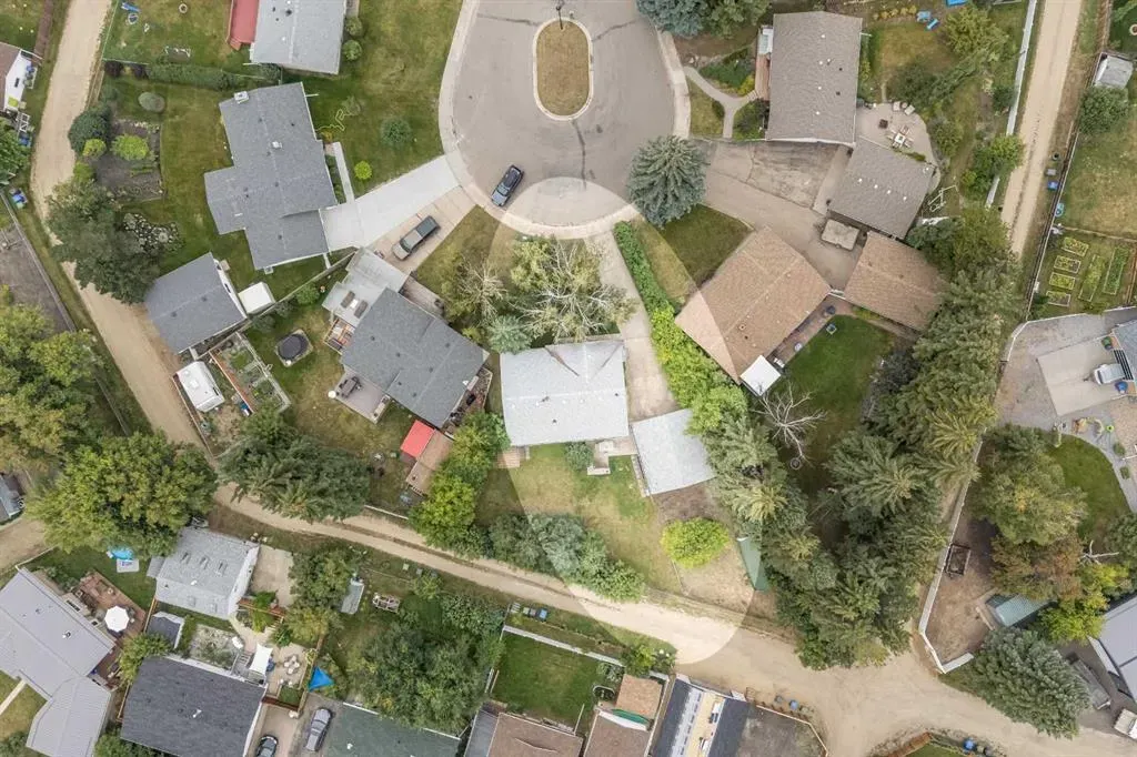 6 Standish Close