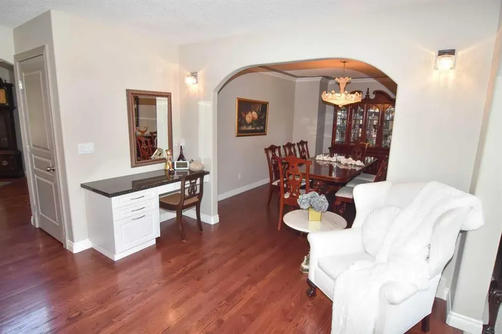 148 Scenic View Close NW