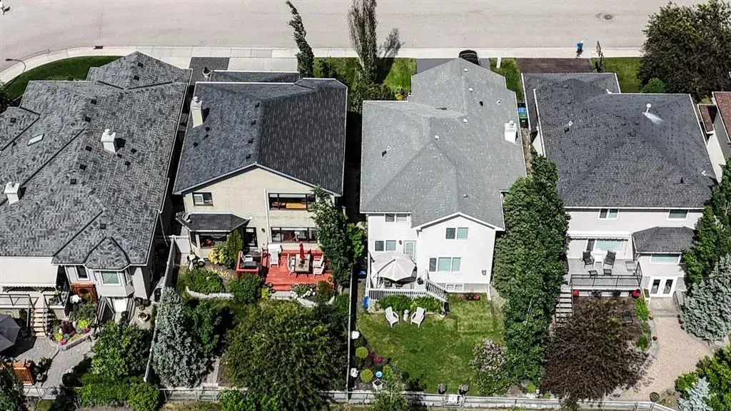 148 Scenic View Close NW