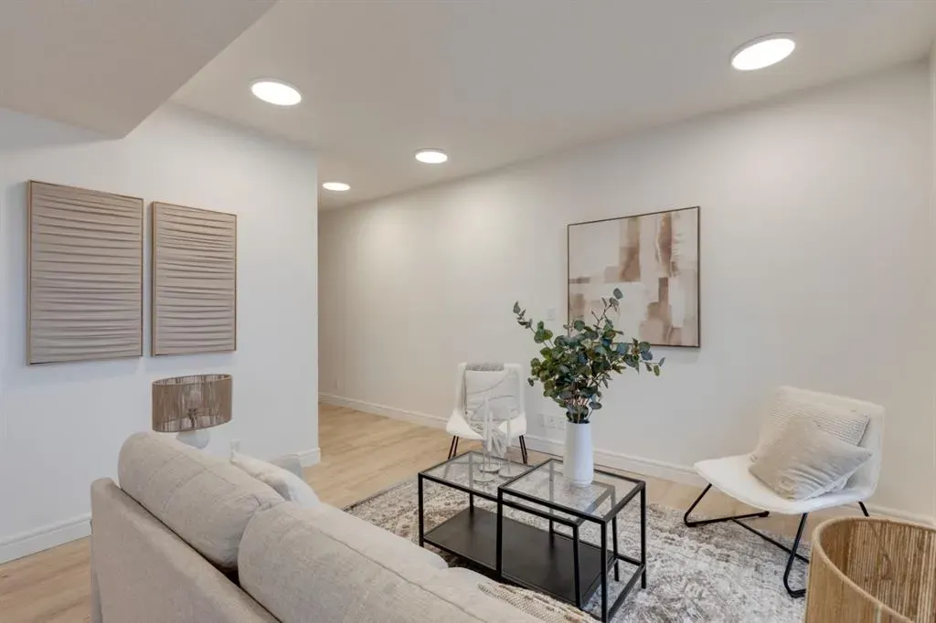 4270 Norford Avenue NW, #701