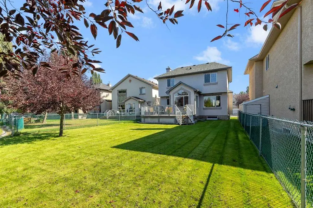 162 Harvest Grove Close NE