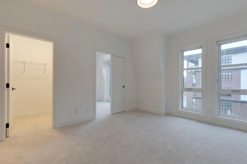 4270 Norford Avenue NW, #702