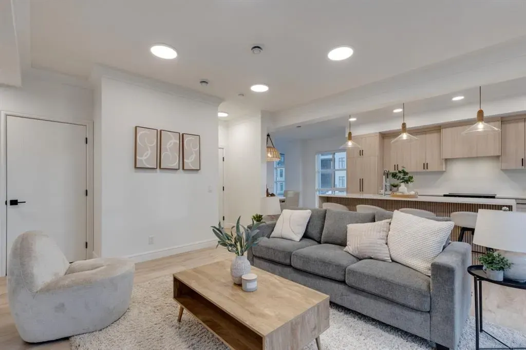 4270 Norford Avenue NW, #702