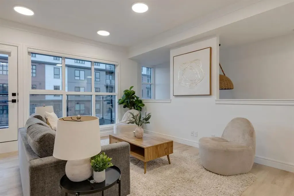 4270 Norford Avenue NW, #702