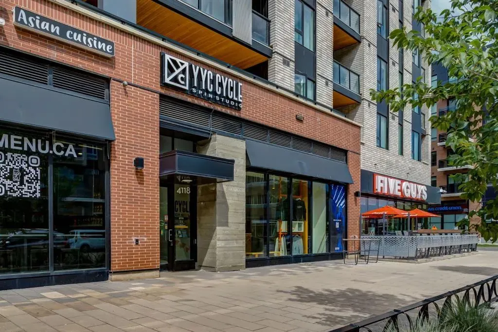 4270 Norford Avenue NW, #702