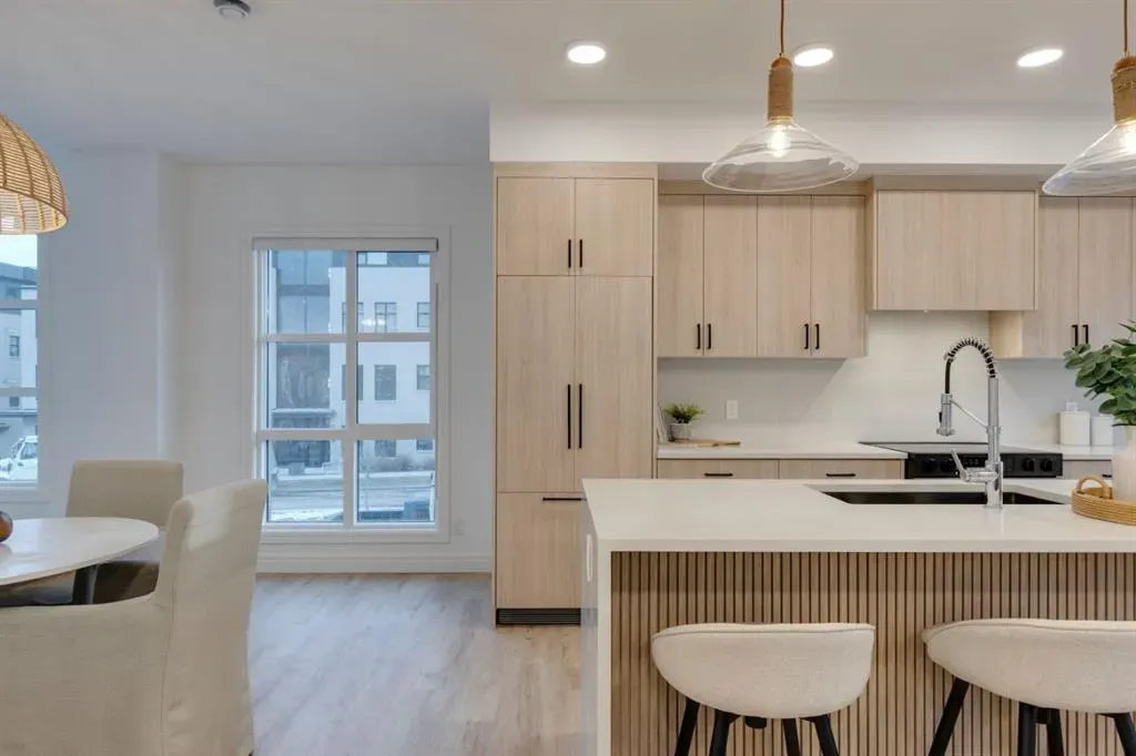 4270 Norford Avenue NW, #702