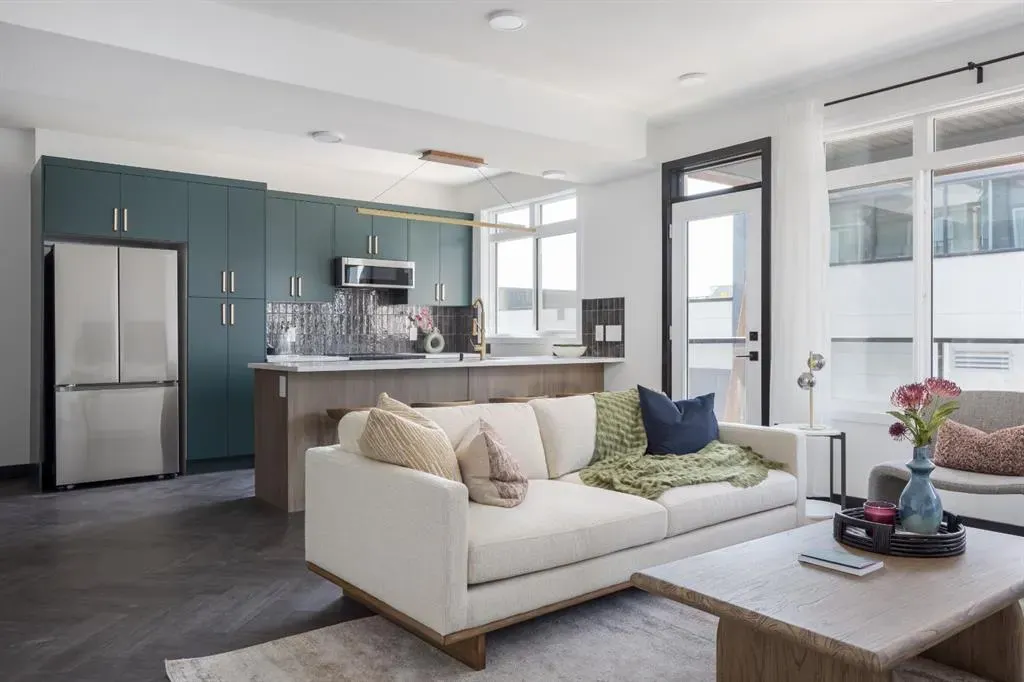 4270 Norford Avenue NW, #702