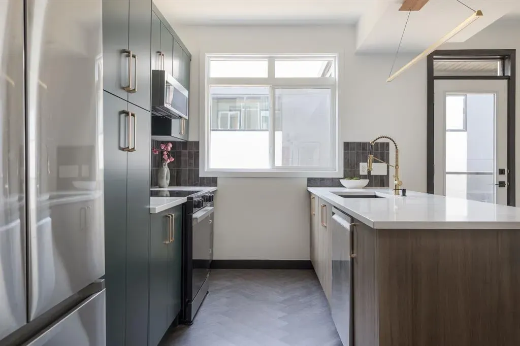 4270 Norford Avenue NW, #702