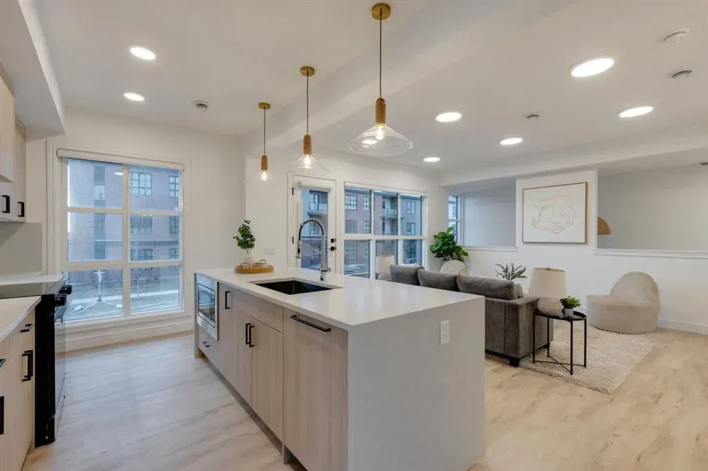 4270 Norford Avenue NW, #702
