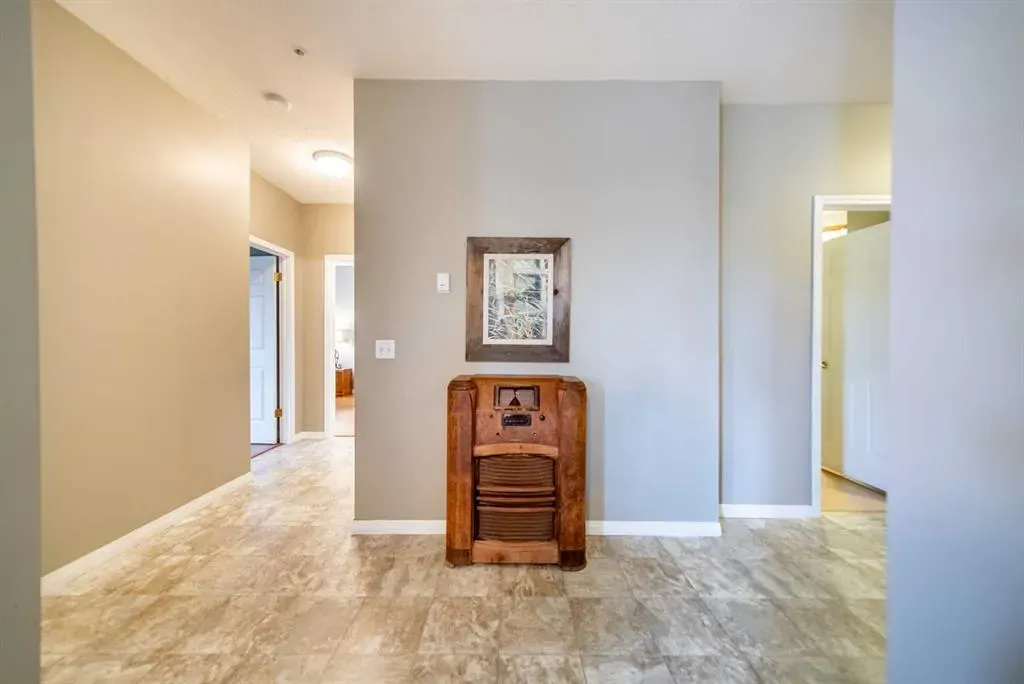 5201 Dalhousie Drive NW, #222