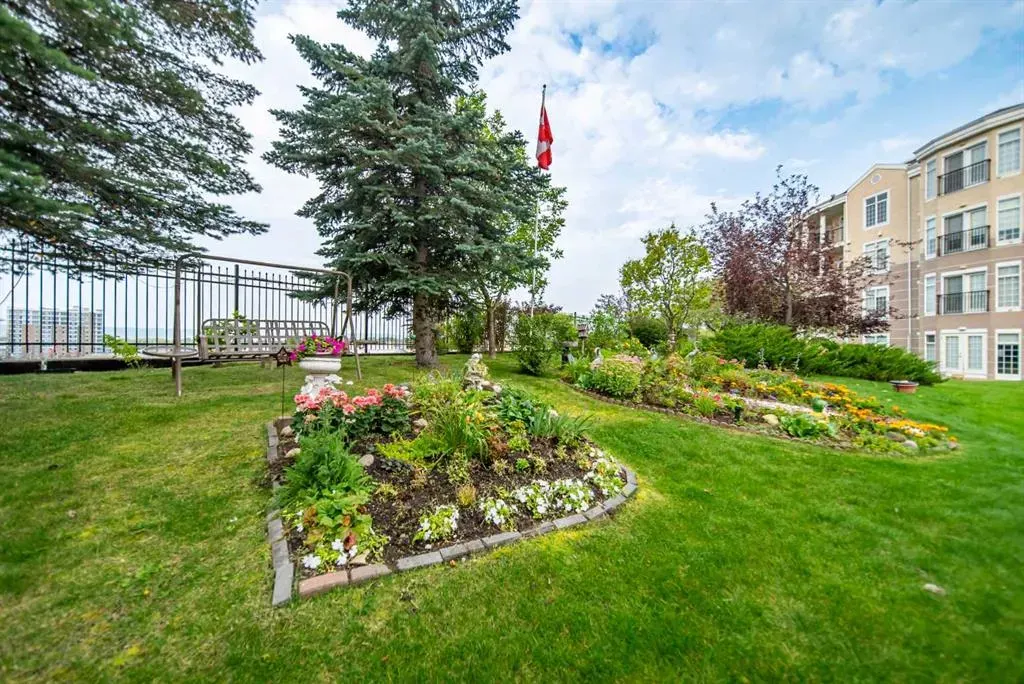 5201 Dalhousie Drive NW, #222